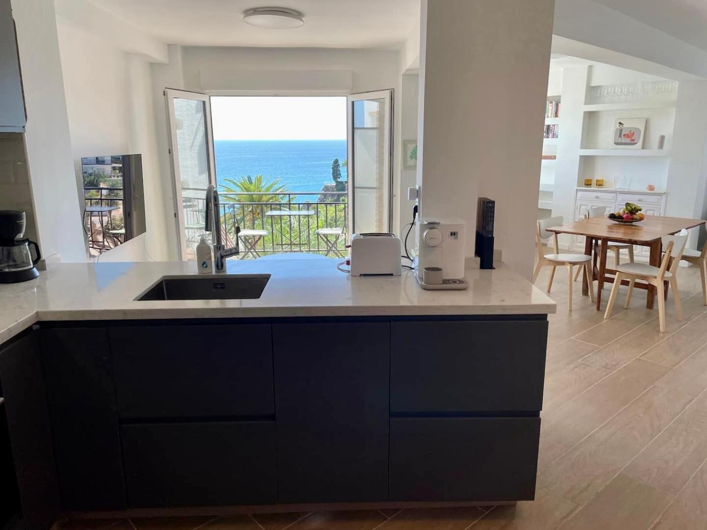 Luxury Sea View 2 Bedroom Apartment By Maison Jaken Nerja Eksteriør bilde